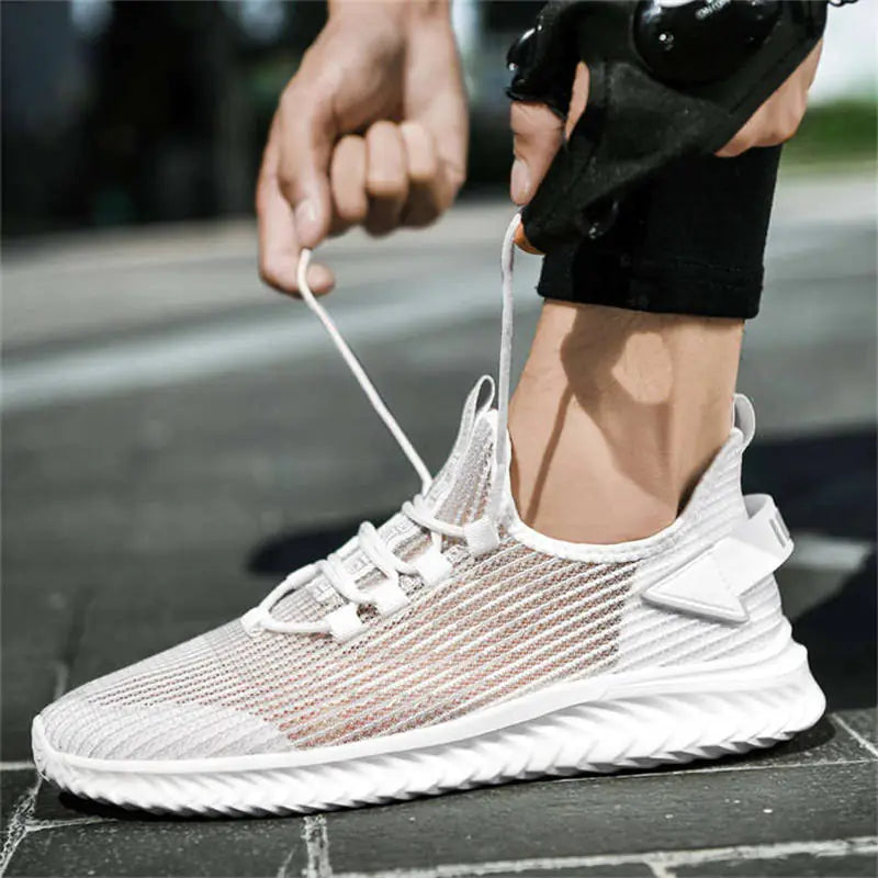 Lightweight Breathable Fly Woven Coconut Sports Shoes